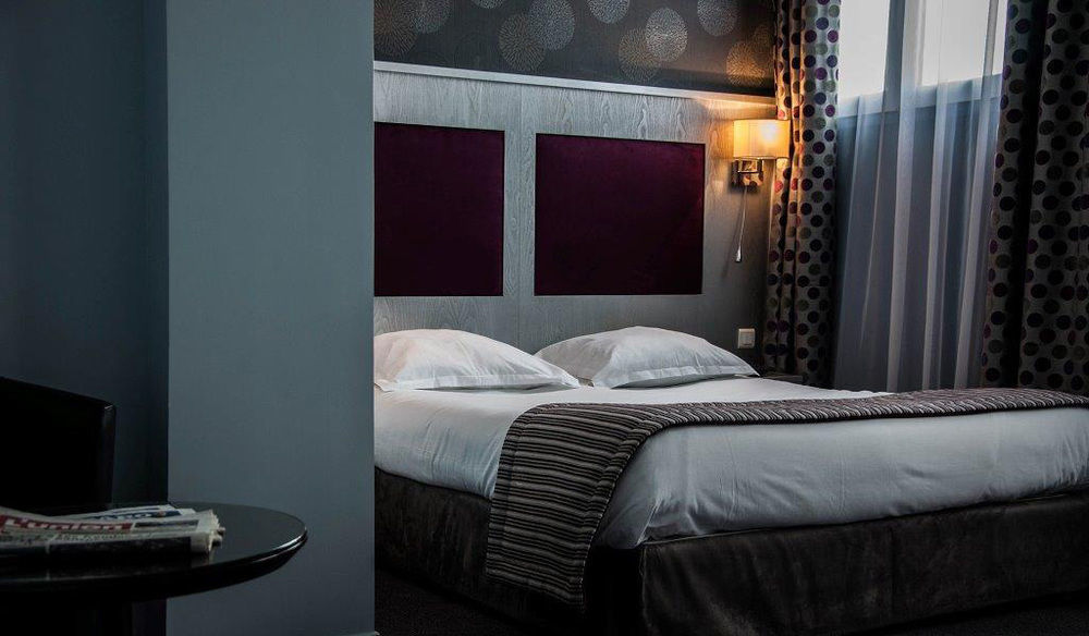 Hotel L'Univers Реймс Екстер'єр фото